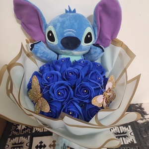 Buchet cu trandafiri de săpun parfumați și Stitch  - Artynos.ro
