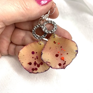 cercei handmade unicat din rasina si flori naturale - Artynos.ro