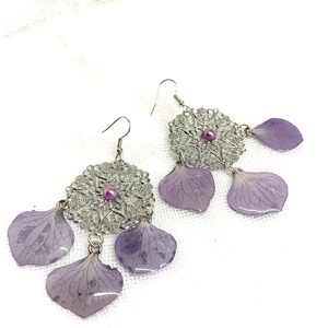 cercei handmade unicat din rasina si flori naturale - Artynos.ro