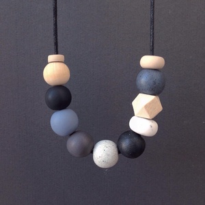 Colier margele albe, gri si negre, colier statement, colier geometric, Bijuterii, Coliere, Coliere statement, Confectionarea bijuteriilor, ARTYNOS
