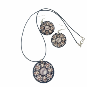 Set colier si cercei lemn, Mandala pearls 2 - Artynos.ro