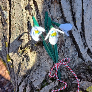 Martisor buchet de ghiocei - Artynos.ro