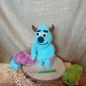 Figura croșetată Monster Inc.-Sullivan - Artynos.ro