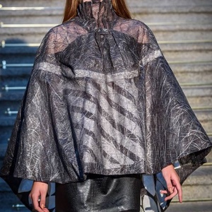 Mosaic, Imbracaminte si moda, Haine dama, Bolero, Cusatura, Tesatura, O capă elegantă, compusă din 2 straturi care se descoperă și se redescoperă reciproc. Adecvată unei..., ARTYNOS