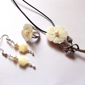 Set cu sidef si perle naturale 46686 - Artynos.ro