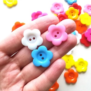 Nasturi din plastic colorati, de 20 mm - Artynos.ro