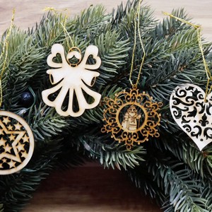 Set 8 ornamente pentru pomul de Crăciun (4 ornamente din lemn natural) - Artynos.ro