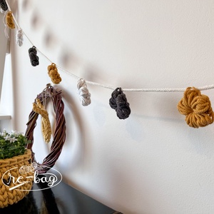 Decorațiune de perete cu formă de floare (ghirlandă) - Artynos.ro