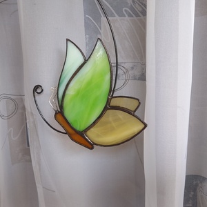 Decor fereastră Tiffany cu fluture  pentru iubitorii naturii , Casa & Stil de viata, Accesorii pentru decorat casa, Decoratiuni de geam si decoratiuni de usa , Decor ferestre si autocolant pentru geam, Arta de sticla, ARTYNOS
